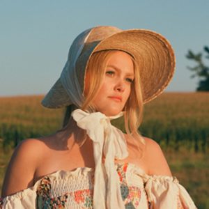 Hailey Whitters Interview - Everything She Ain't, Writing Her Songs